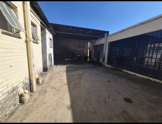 495M² WAREHOUSE TO LET IN KRUGERSDORP CENTRAL